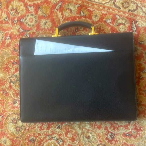 Valentino Black Leather unisex briefcase/laptop carrier. - Picture 3 of 8